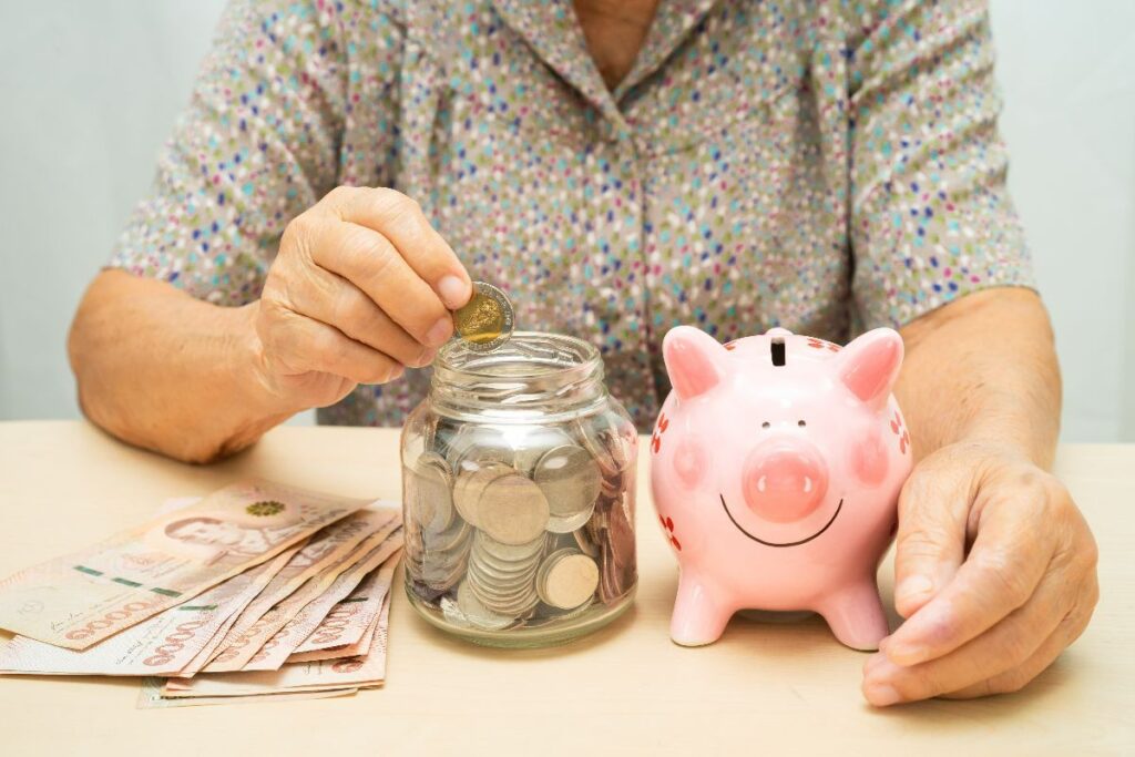 Paano Magbukas ng Personal Savings Account para sa Mga Retirees?