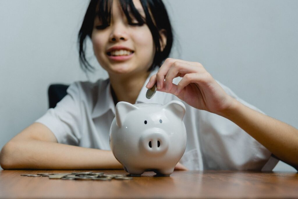 Bakit Kailangan ng mga Estudyante ang Personal Savings Account?