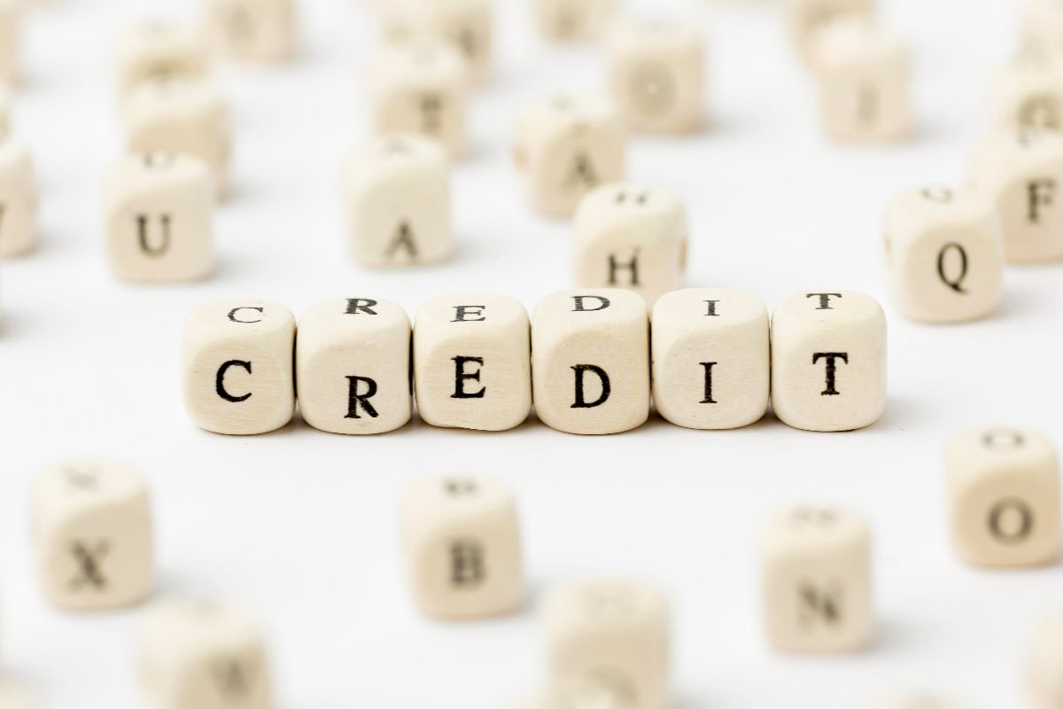 Tumutulong na i-improve ang iyong credit history